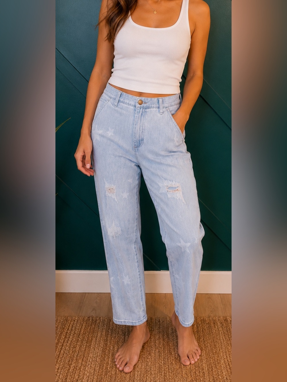 easel Distressed Star Print Light Wash Jeans Women’s Casual Denim Pants